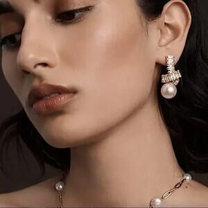 Gemelli Pearl & Rhinestone Twist Gold/Brass faux pearls cubic zirconia Earrings